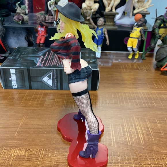 Toy - Picture 3 of 3